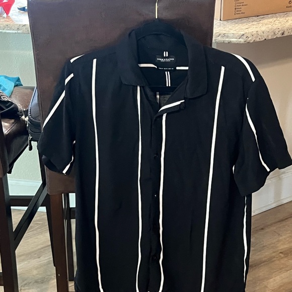 Denim And Flower Men’s Black and White Striped Casual Button Up Shirt Medium - Picture 1 of 5